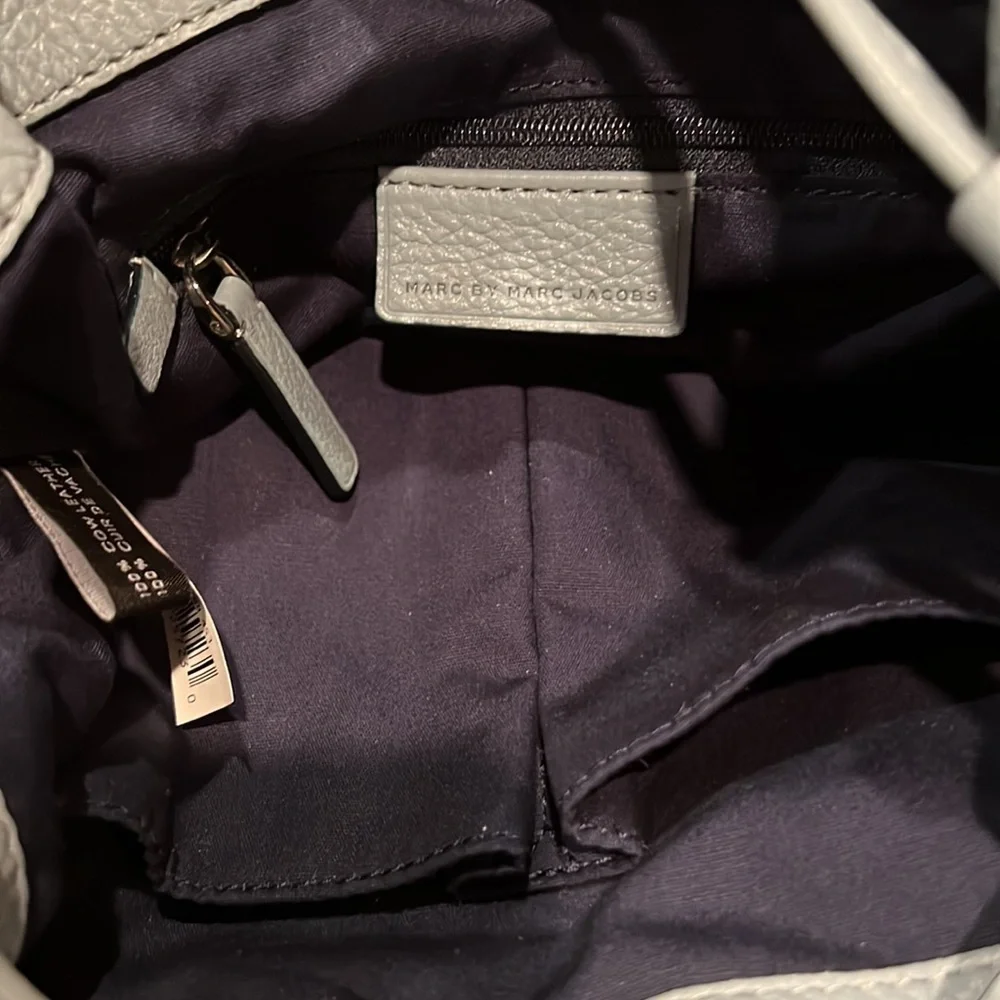 Marc Jacobs MARC BY MARC JACOBS 'Too Hot to Handle’ Drawstring Bucket Bag - Picture 7 of 16